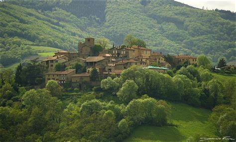 photo village de Ternand beaujolais